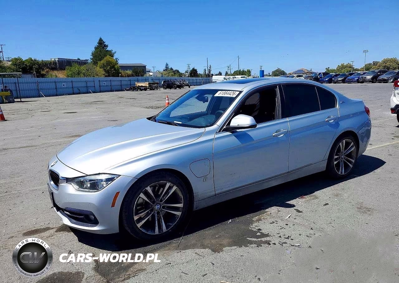 2017 BMW 330E – zdjęcie 1 z 12