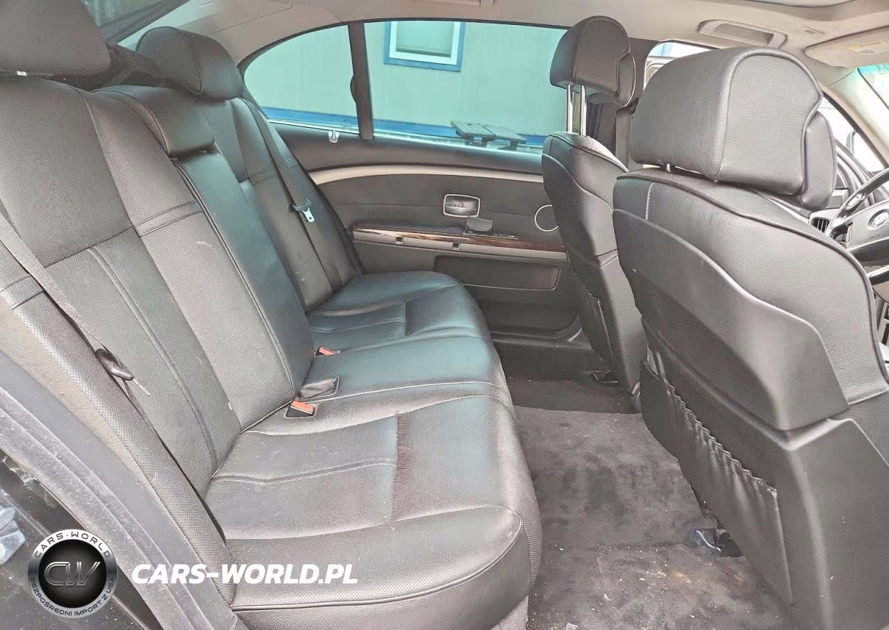 2007 BMW 750 VIN:WBAHN83527DT74684 - 10