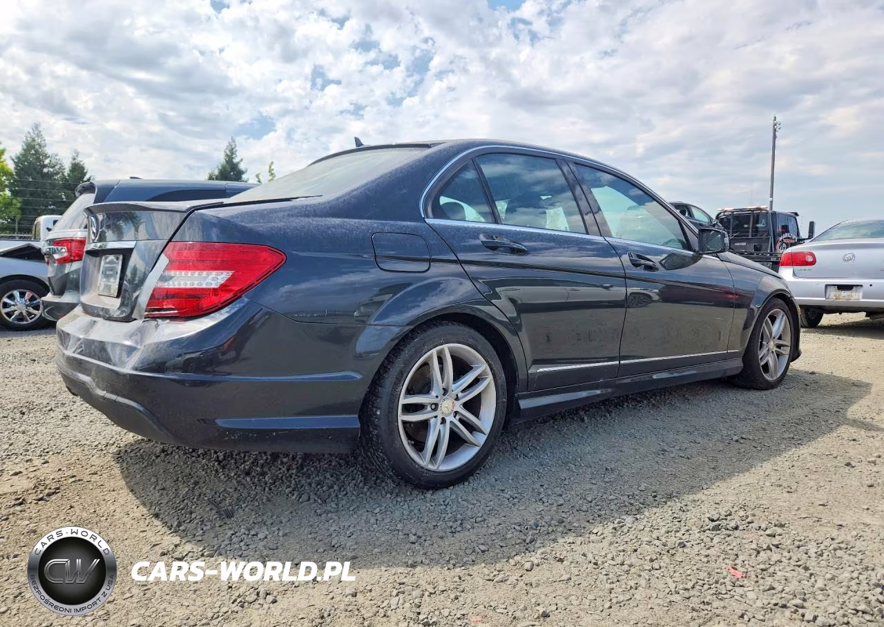 2012 Mercedes-Benz C 250 VIN:WDDGF4HB3CR220300 - 3
