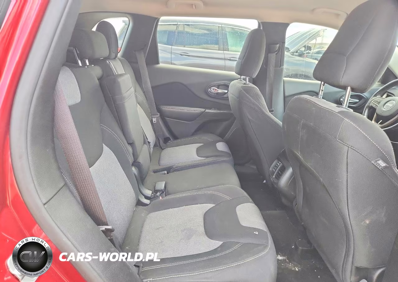 2014 Jeep Cherokee Latitude VIN:1C4PJLCS0EW106317 - 10