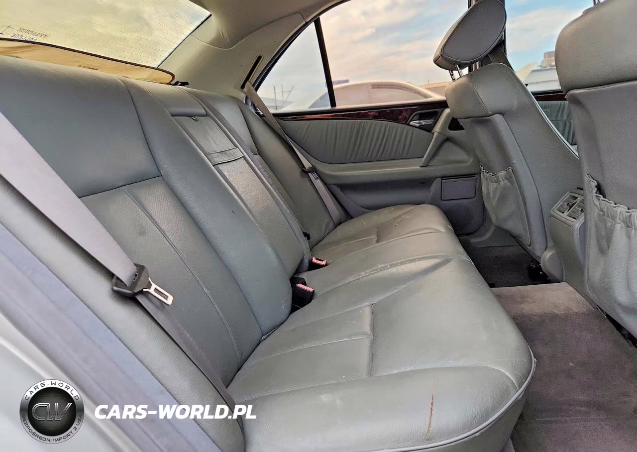 1999 Mercedes-Benz E 320 VIN:WDBJF65H9XA904596 - 10