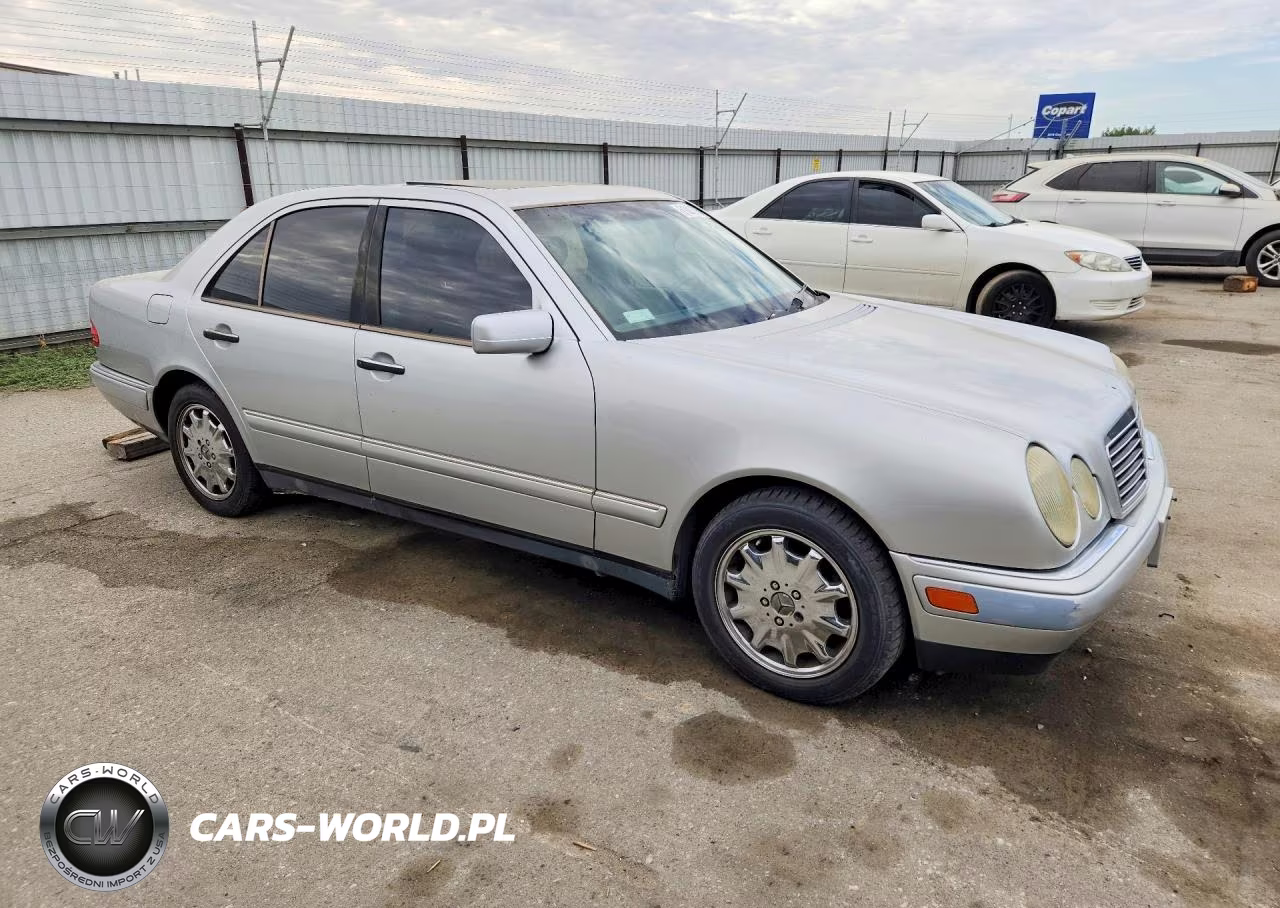 1999 Mercedes-Benz E 320 VIN:WDBJF65H9XA904596 - 4
