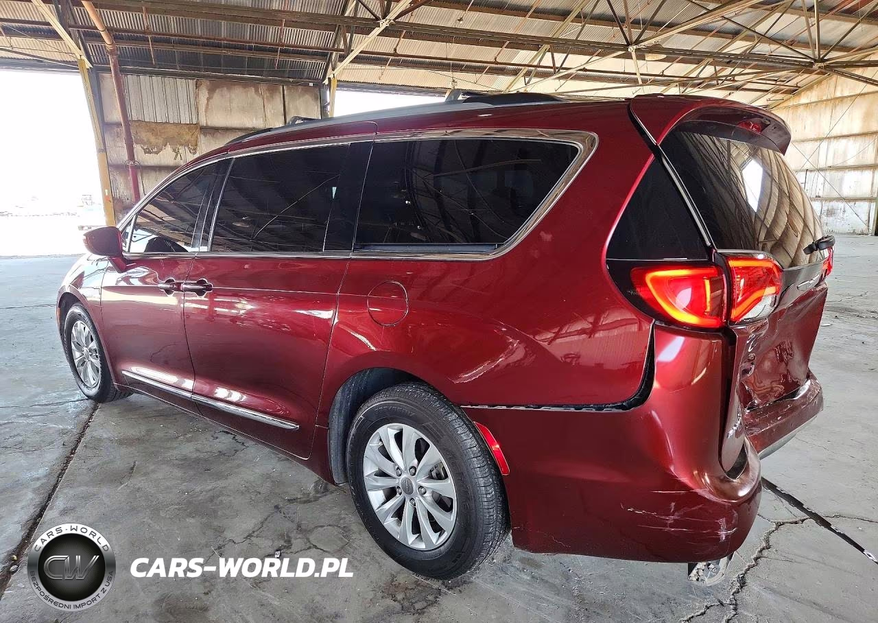 2017 Chrysler Pacifica Touring L VIN:2C4RC1BG3HR809413 - 2