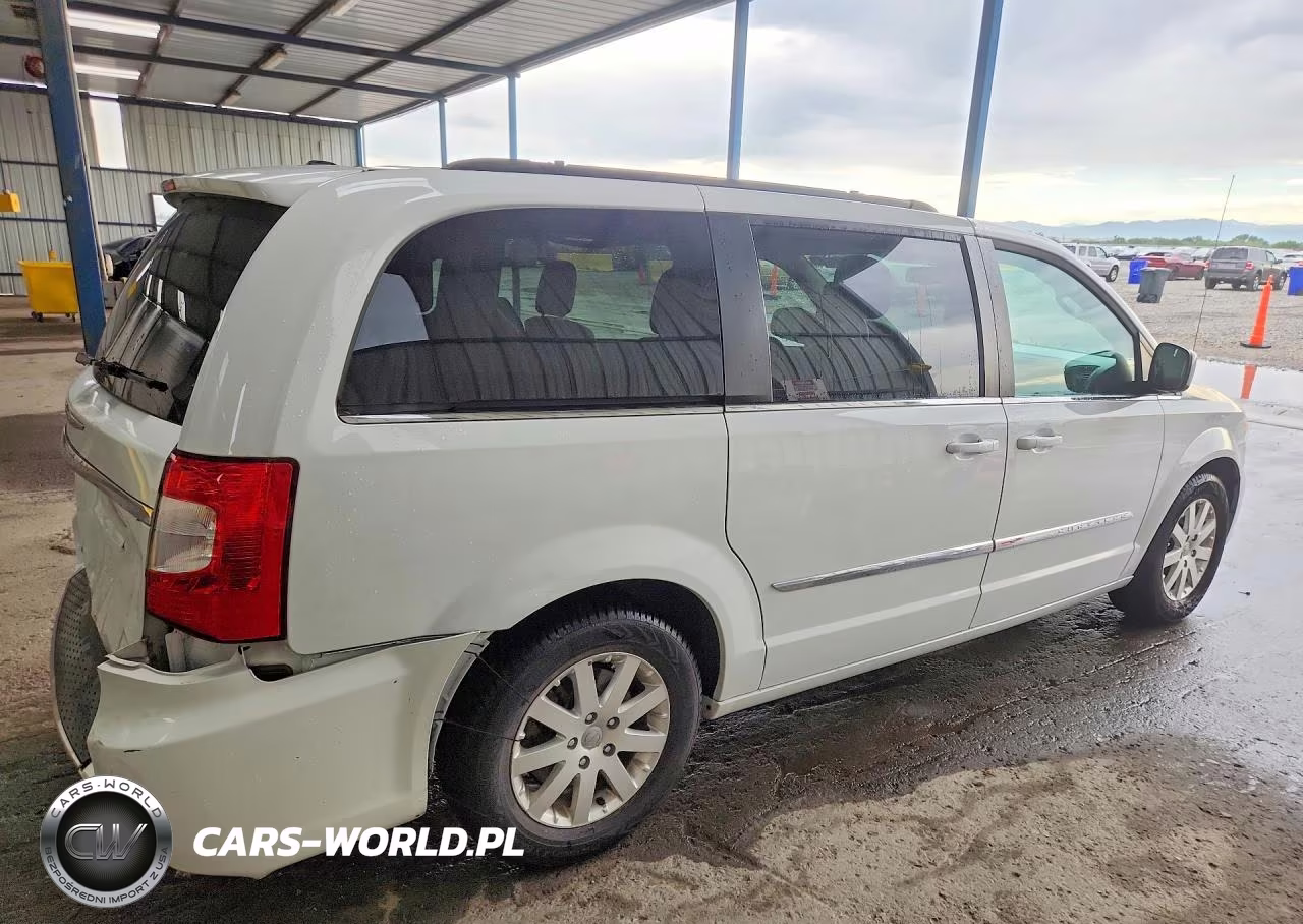 2016 Chrysler Town & Country Touring VIN:2C4RC1BG5GR288371 - 3