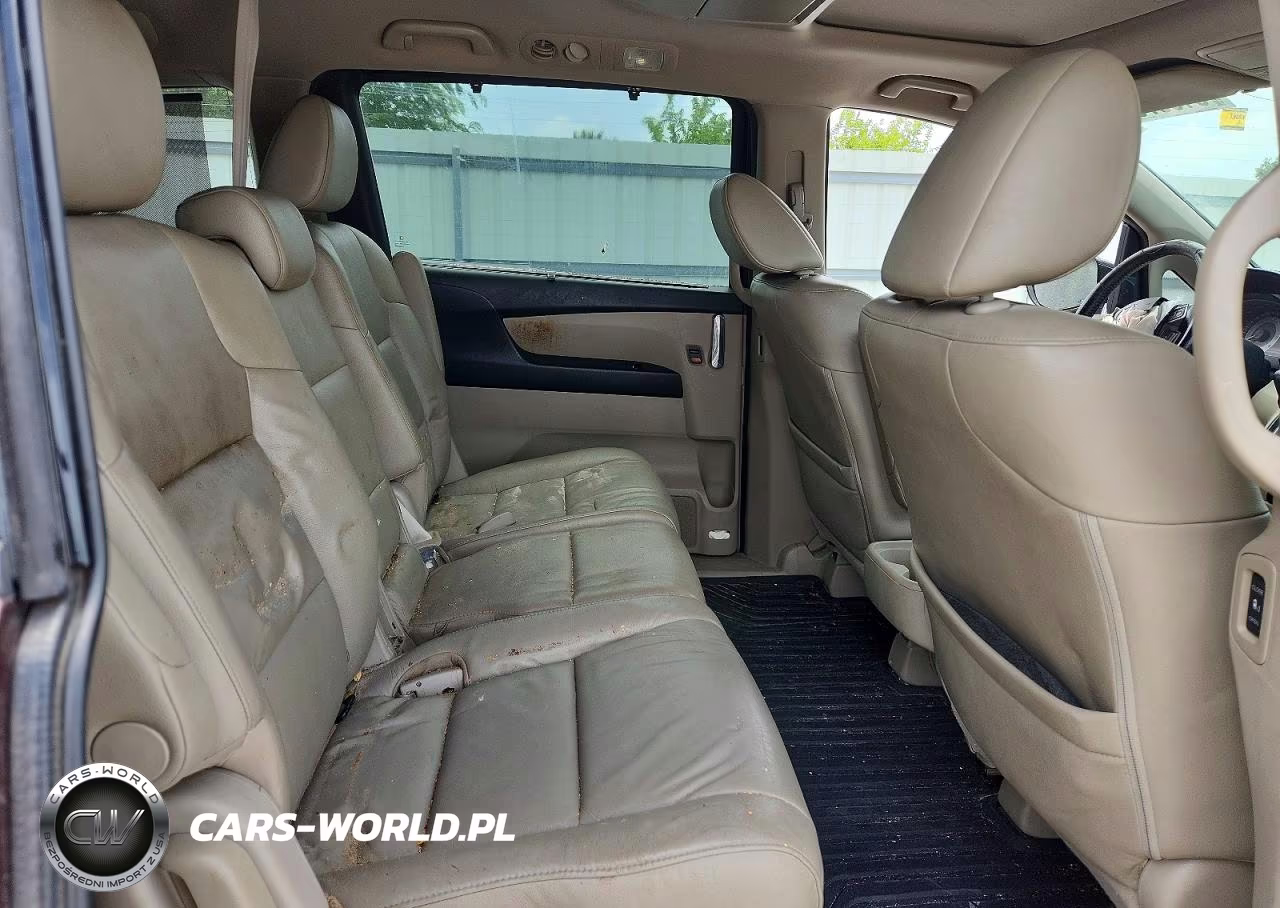2015 Honda Odyssey Touring VIN:5FNRL5H92FB063738 - 10