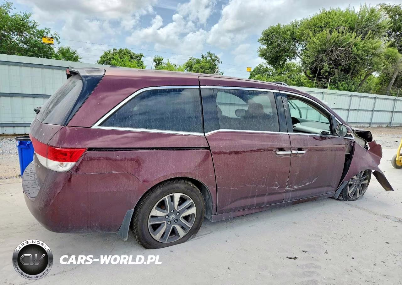 2015 Honda Odyssey Touring VIN:5FNRL5H92FB063738 - 3