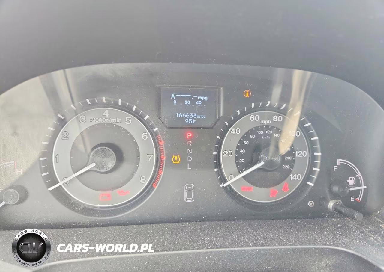 2015 Honda Odyssey Touring VIN:5FNRL5H92FB063738 - 9