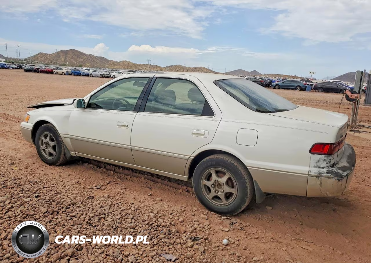 1999 Toyota Camry Le VIN:JT2BG28K0X0366209 - 2
