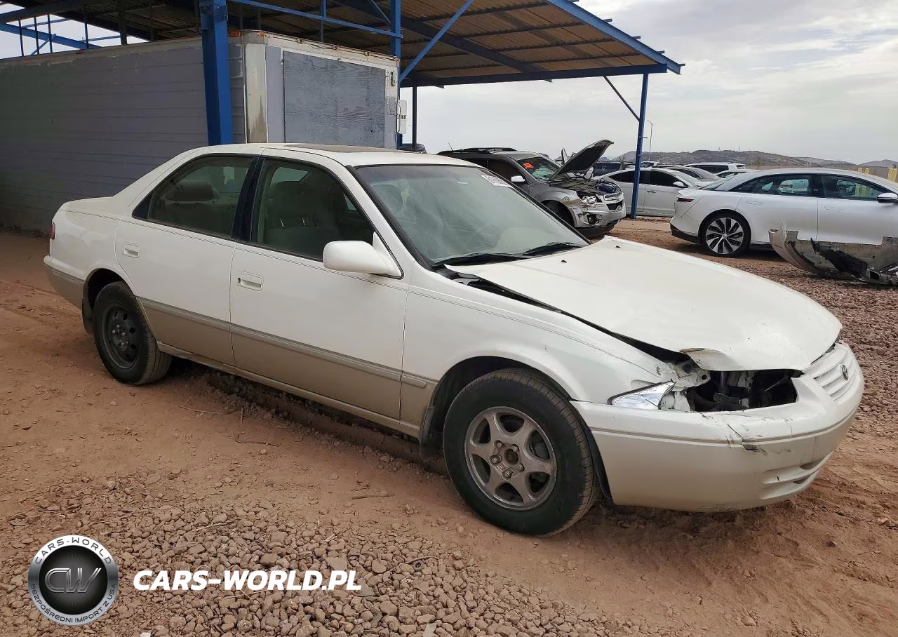 1999 Toyota Camry Le VIN:JT2BG28K0X0366209 - 4