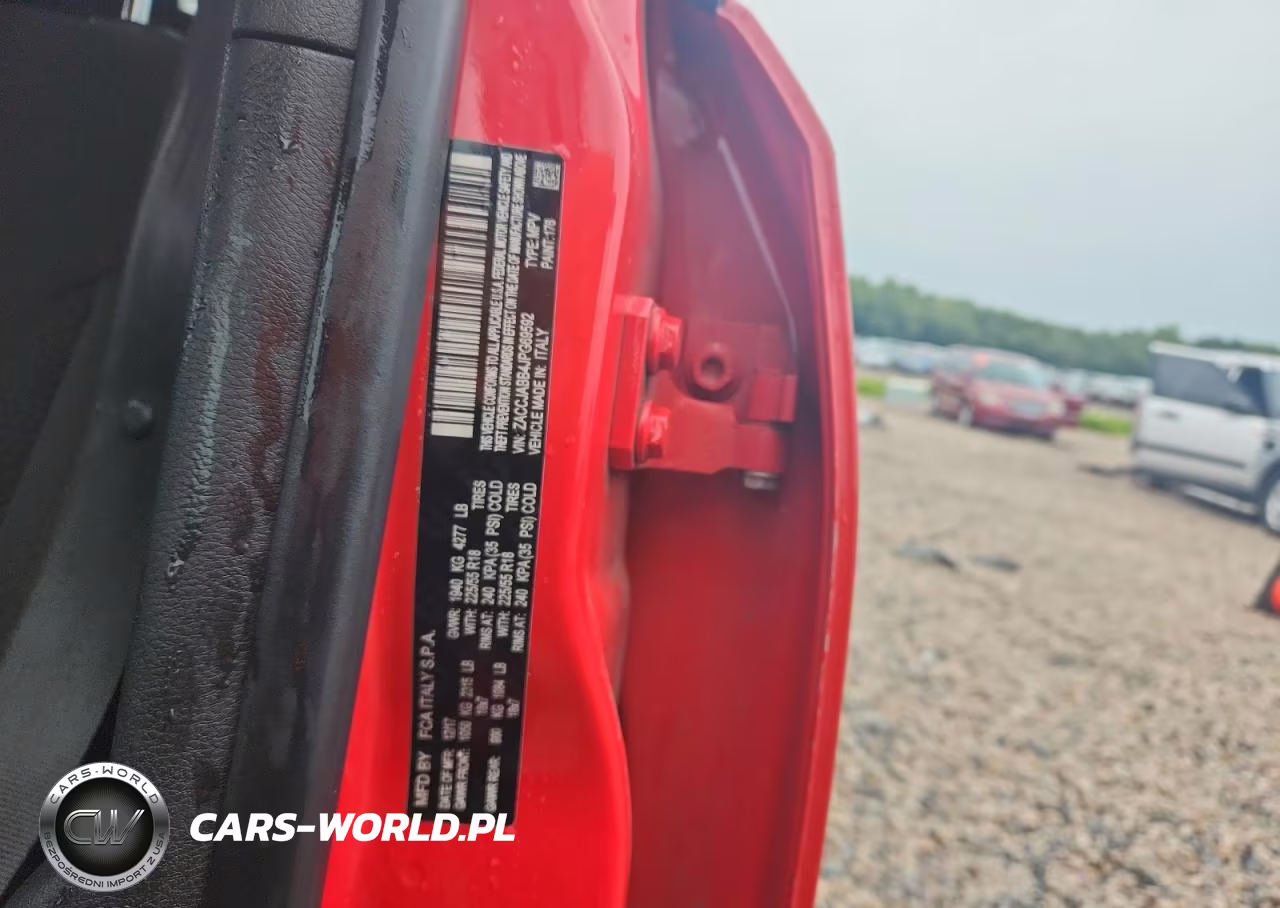 2018 Jeep Renegade Latitude VIN:ZACCJABB4JPG69592 - 13