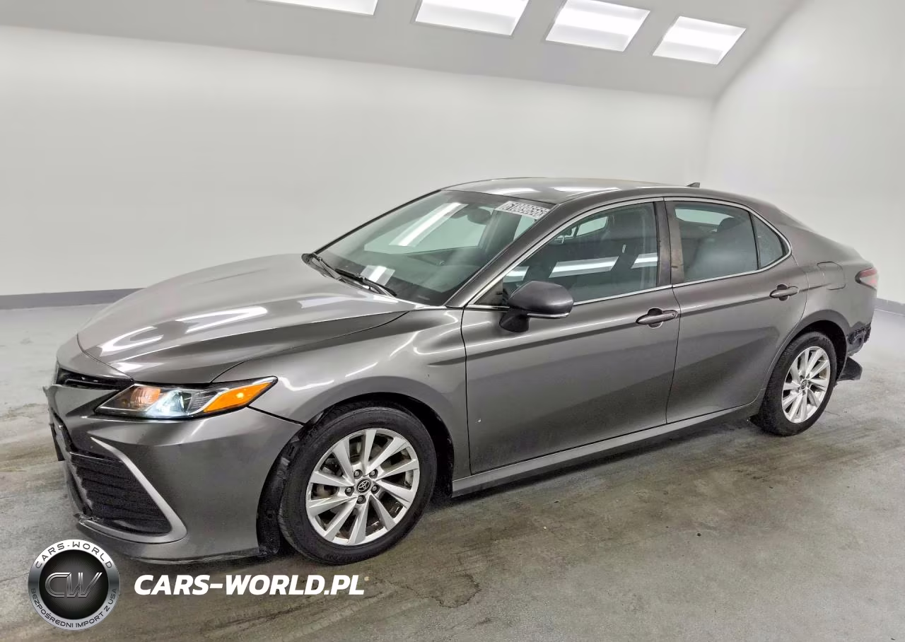 2021 Toyota Camry Le – zdjęcie 1 z 14