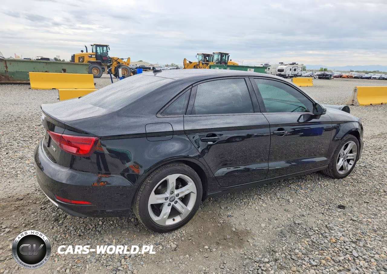 2018 Audi A3 Premium VIN:WAUAUGFF1J1033627 - 3