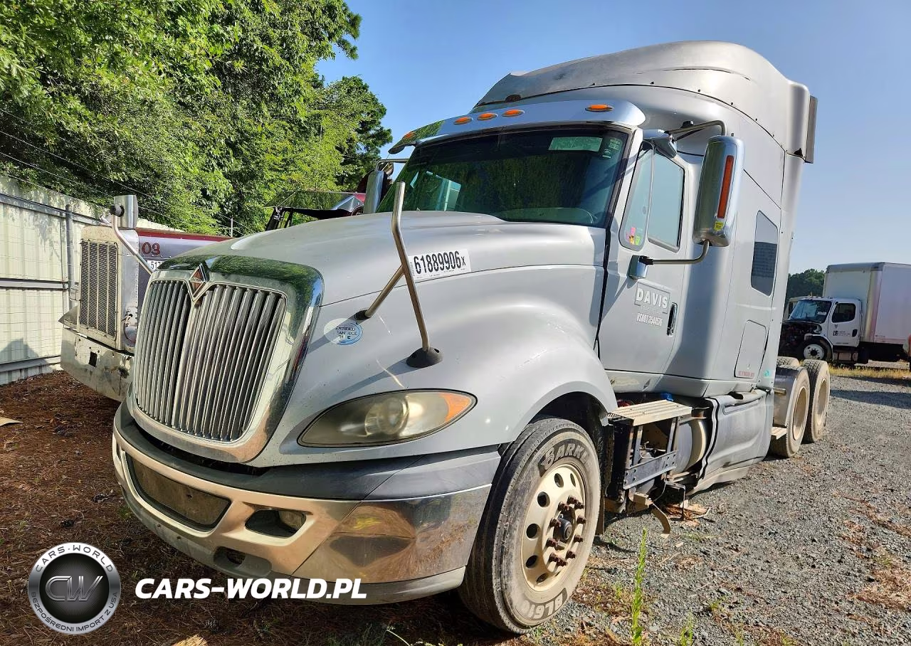 2015 International Prostar - Semi Truck