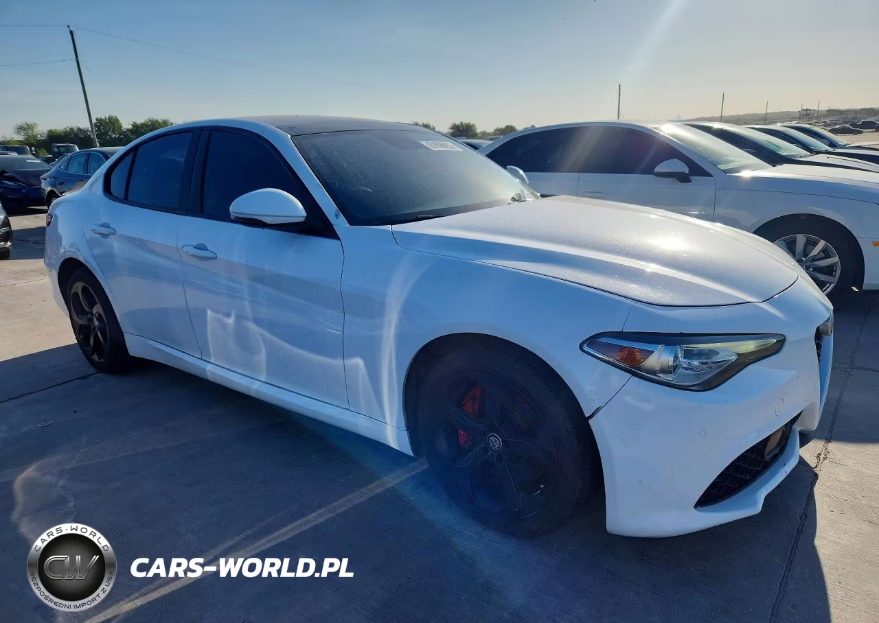 2017 Alfa Romeo Giulia Ti Q4 VIN:ZARFAEEN9H7555238 - 4