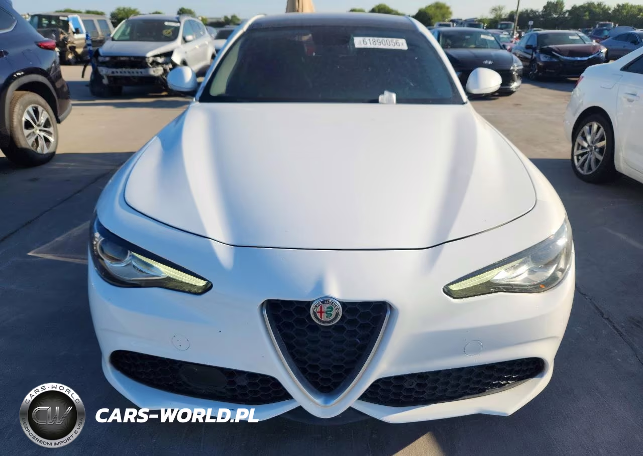 2017 Alfa Romeo Giulia Ti Q4 VIN:ZARFAEEN9H7555238 - 5
