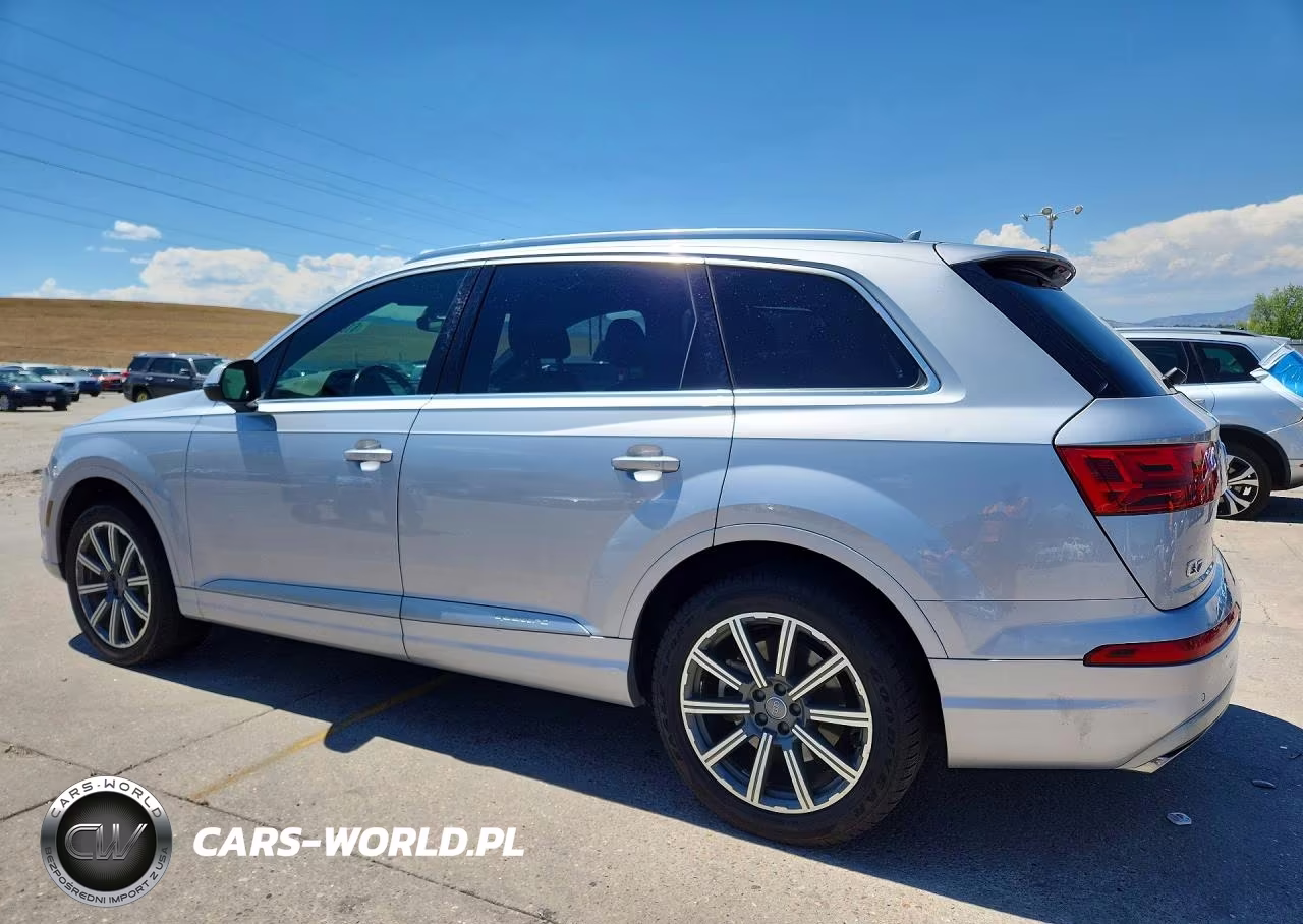 2017 Audi Q7 Premium Plus VIN:WA1LAAF74HD011330 - 2