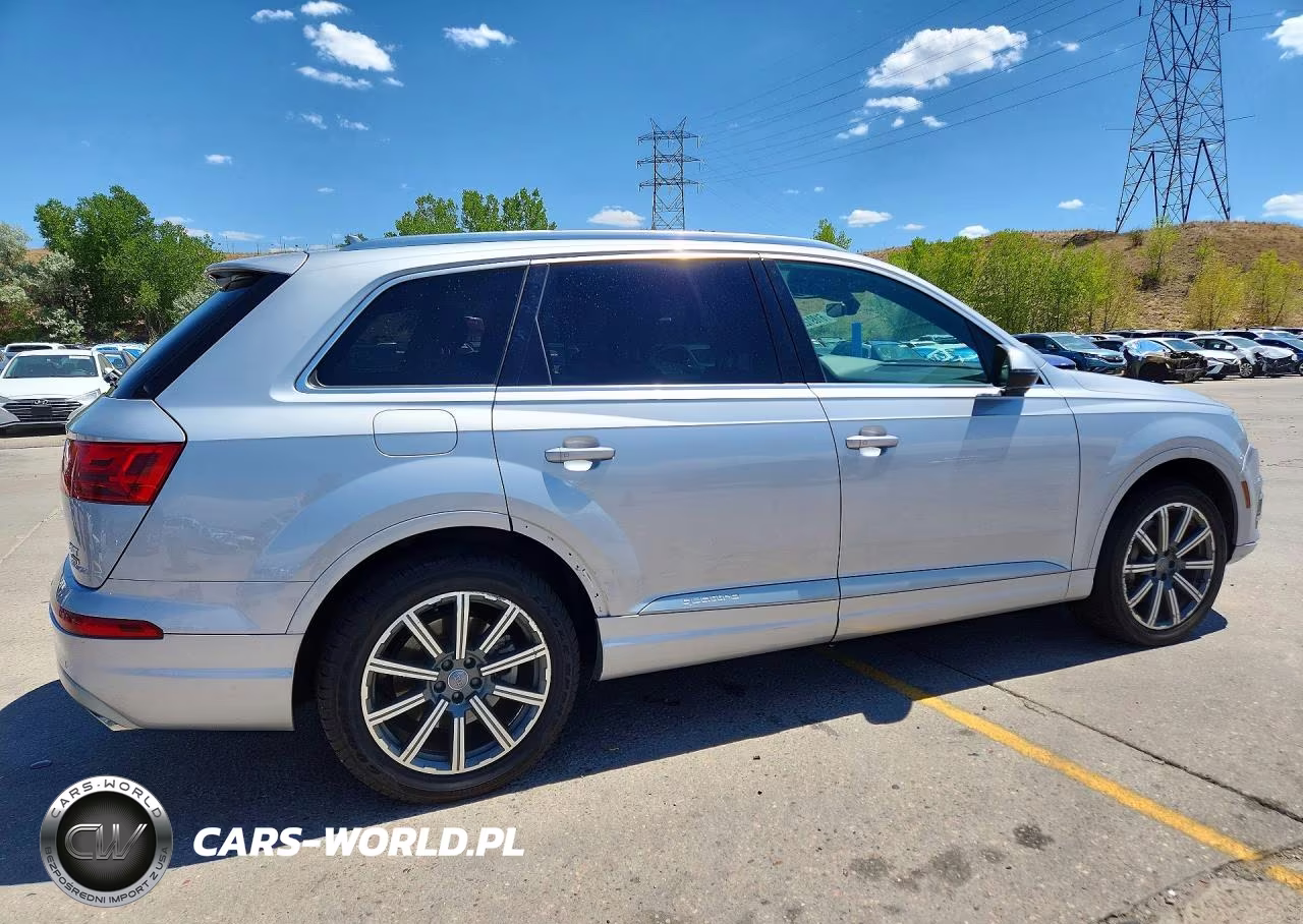 2017 Audi Q7 Premium Plus VIN:WA1LAAF74HD011330 - 3