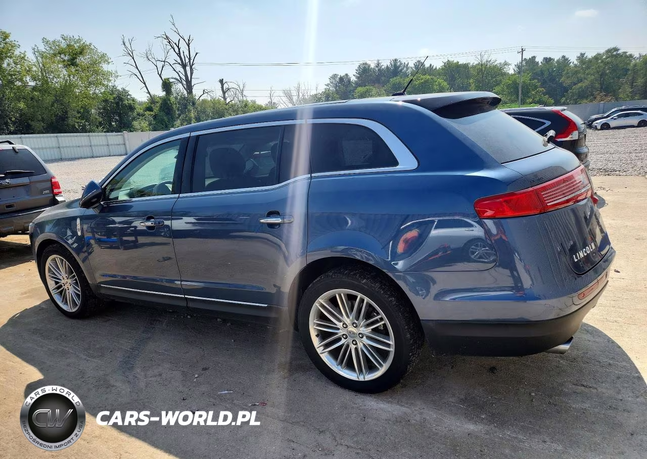 2019 Lincoln Mkt VIN:2LMHJ5AT0KBL00077 - 2