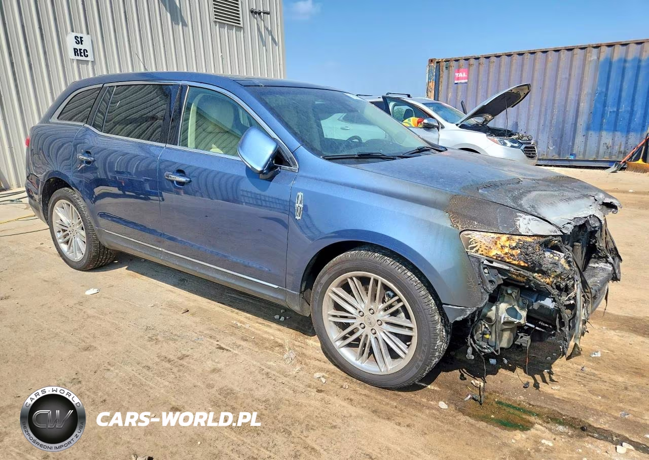 2019 Lincoln Mkt VIN:2LMHJ5AT0KBL00077 - 4