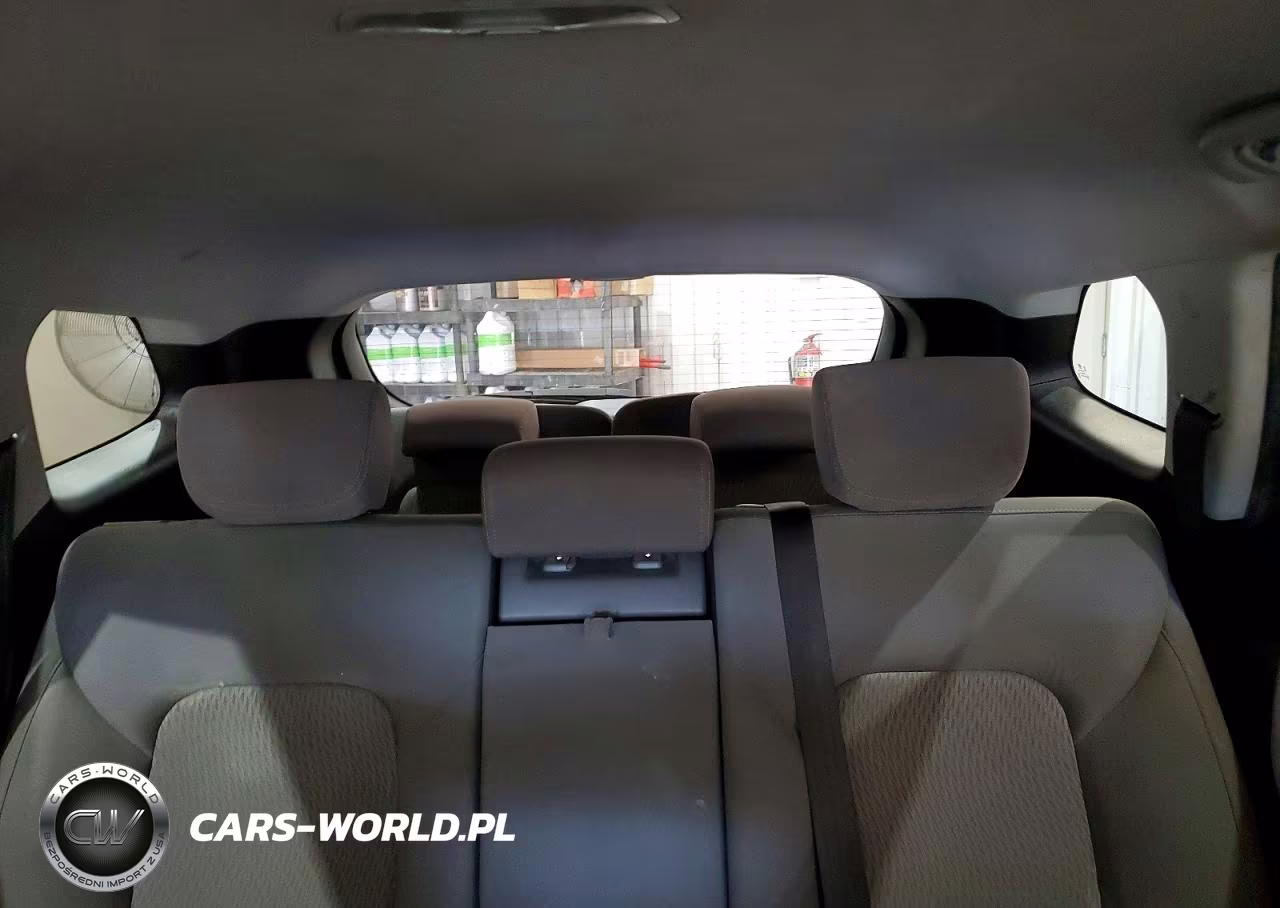 2018 Hyundai Santa Fe Se VIN:KM8SM4HF9JU257208 - 10