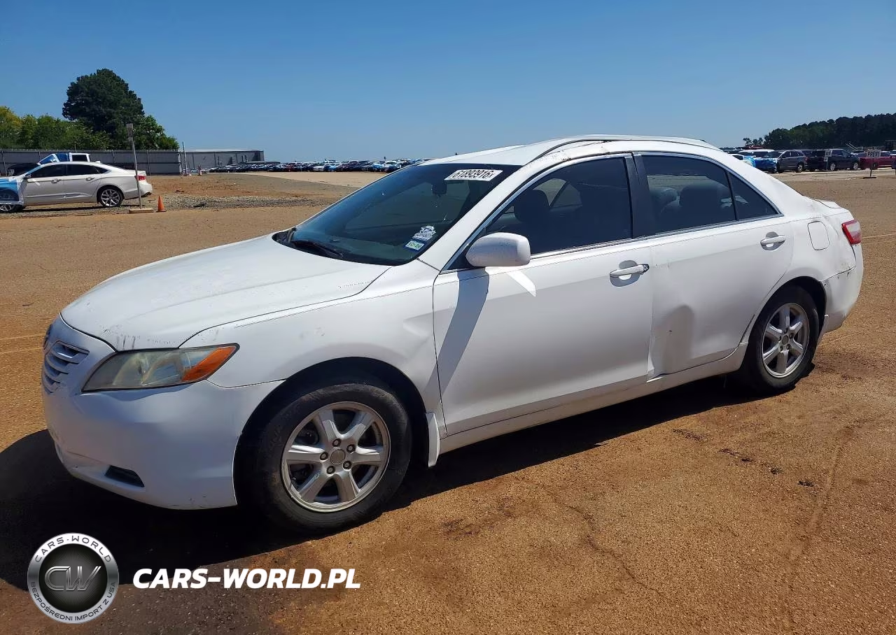 2009 Toyota Camry Le – zdjęcie 1 z 12