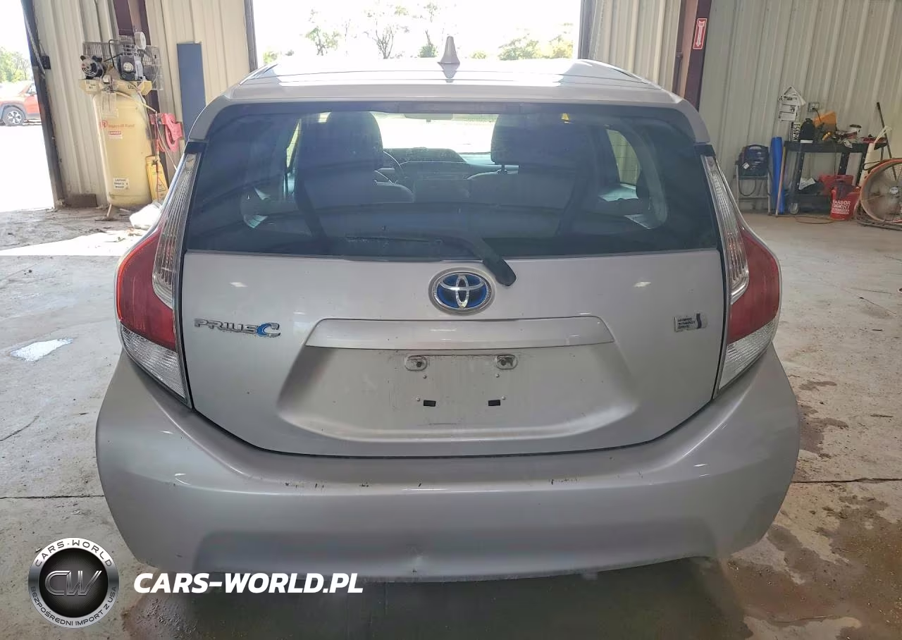 2016 Toyota Prius C Two VIN:JTDKDTB30G1138647 - 6