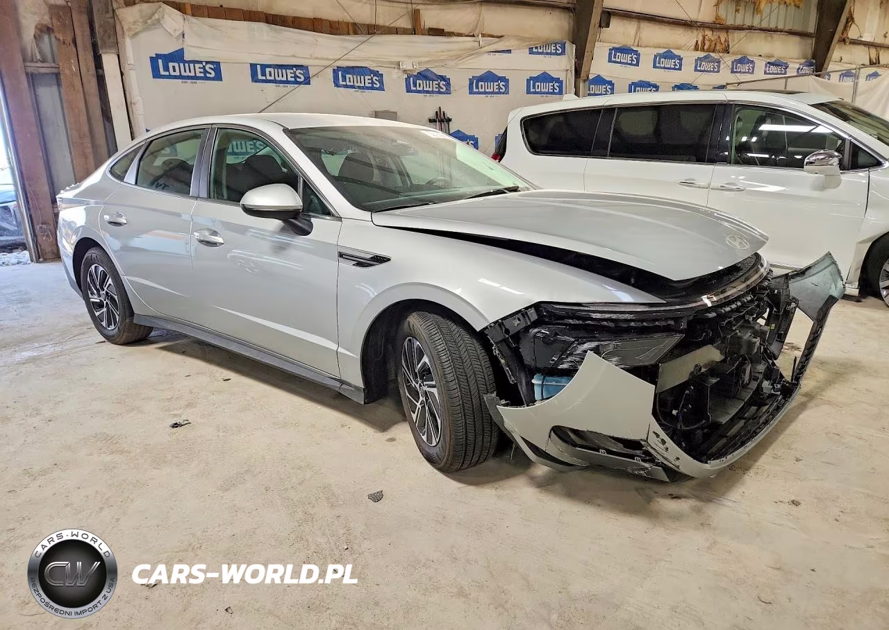 2026 Hyundai Sonata Hybrid Blue VIN:KMHL24JJ3TA157974 - 4