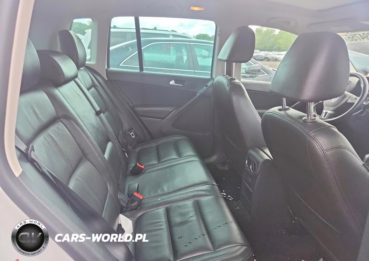 2017 Volkswagen Tiguan Sport VIN:WVGUV7AX4HW506569 - 11