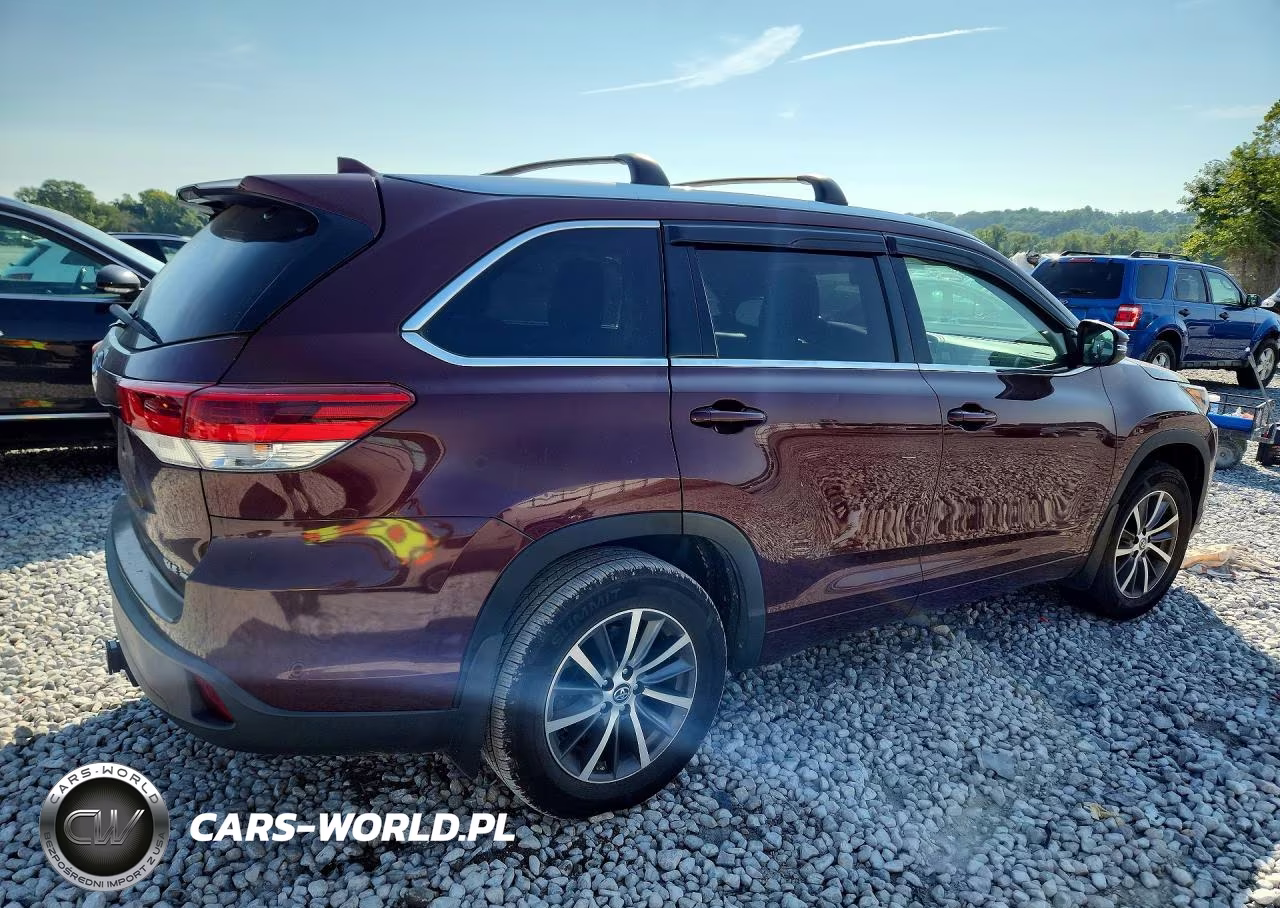 2017 Toyota Highlander Xle VIN:5TDJZRFH4HS450979 - 3