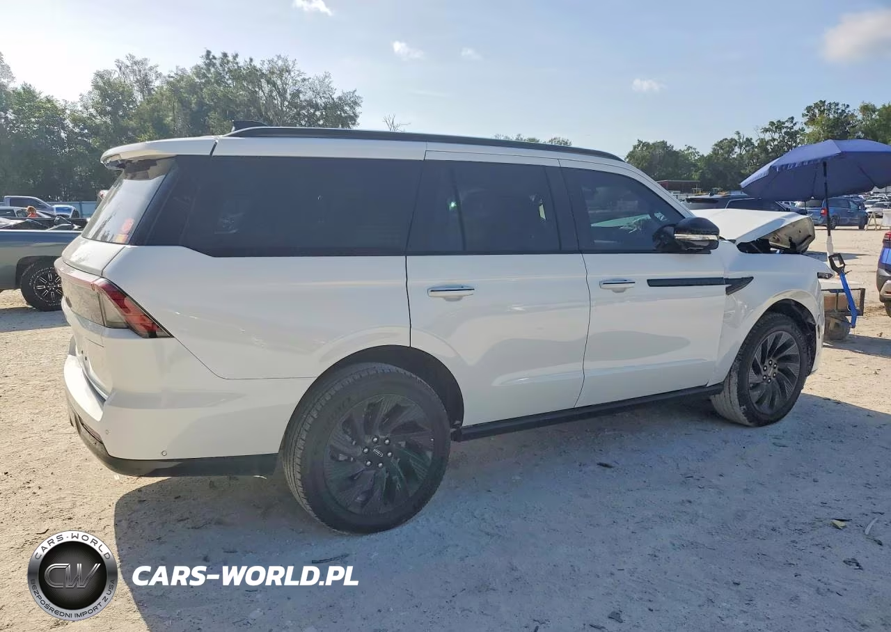 2025 Lincoln Navigator Reserve VIN:5LMJJ2LG8SEL03757 - 3