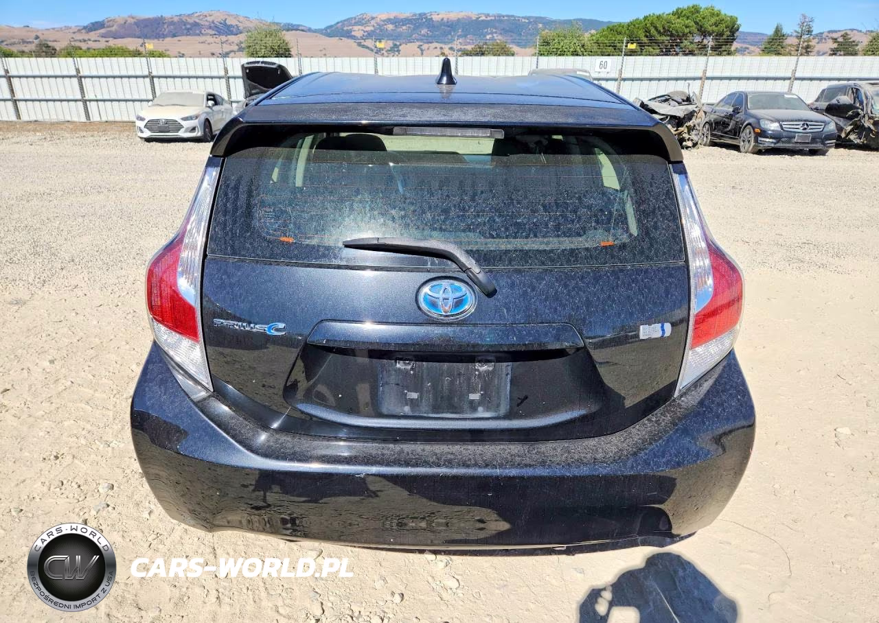 2015 Toyota Prius C Two VIN:JTDKDTB39F1585735 - 6