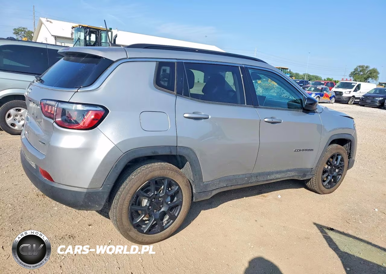 2022 Jeep Compass VIN:3C4NJDFBXNT133183 - 3