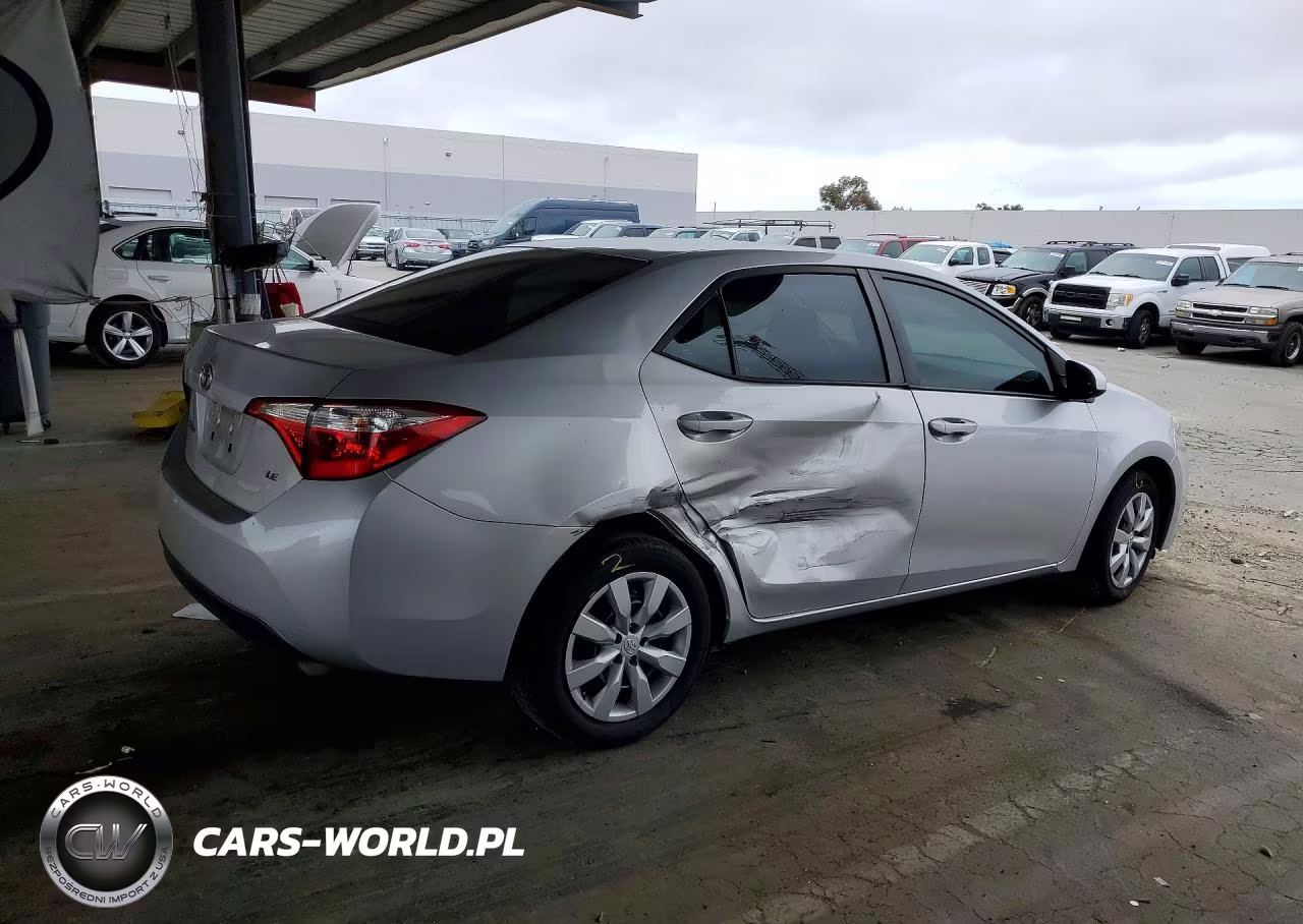 2016 Toyota Corolla Le VIN:5YFBURHE6GP453489 - 3