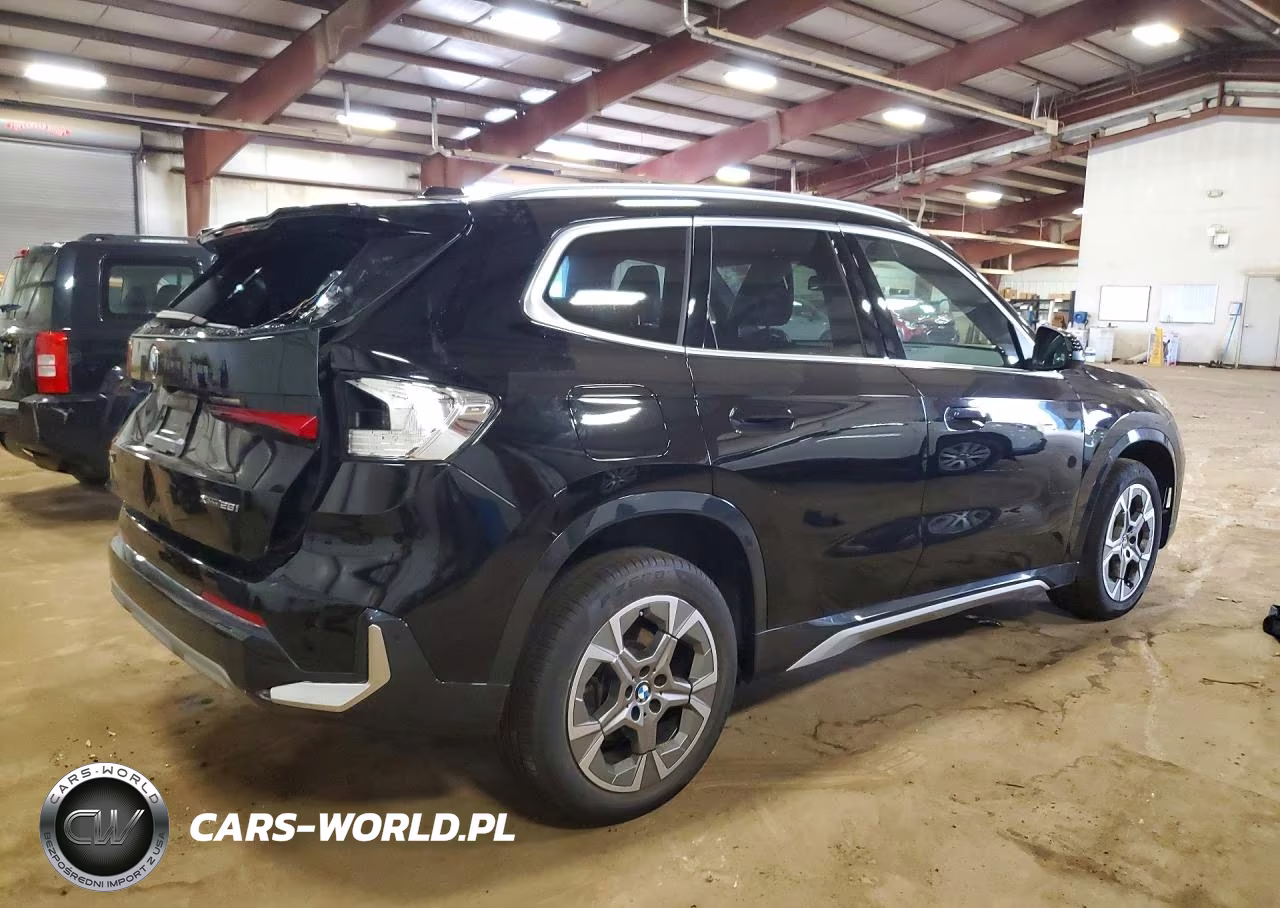2025 BMW X1 xDrive28I VIN:WBX73EF05S5047267 - 3