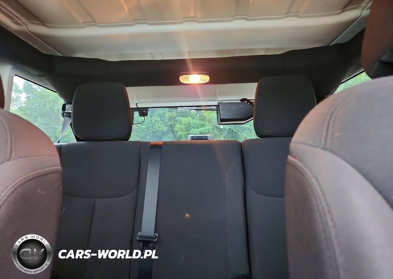 2016 Jeep Wrangler Unlimited Sport VIN:1C4BJWDG6GL206013 - 10