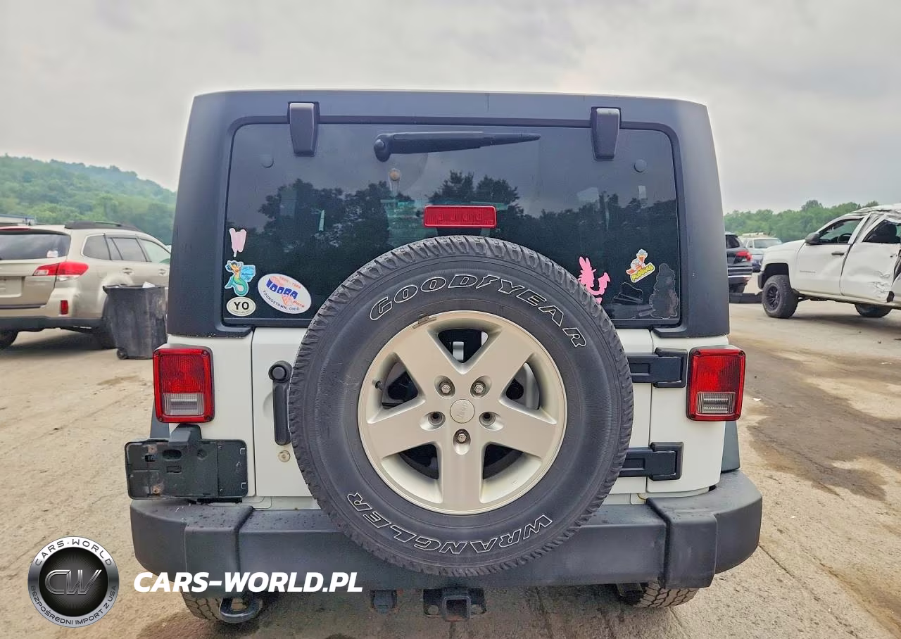 2016 Jeep Wrangler Unlimited Sport VIN:1C4BJWDG6GL206013 - 6
