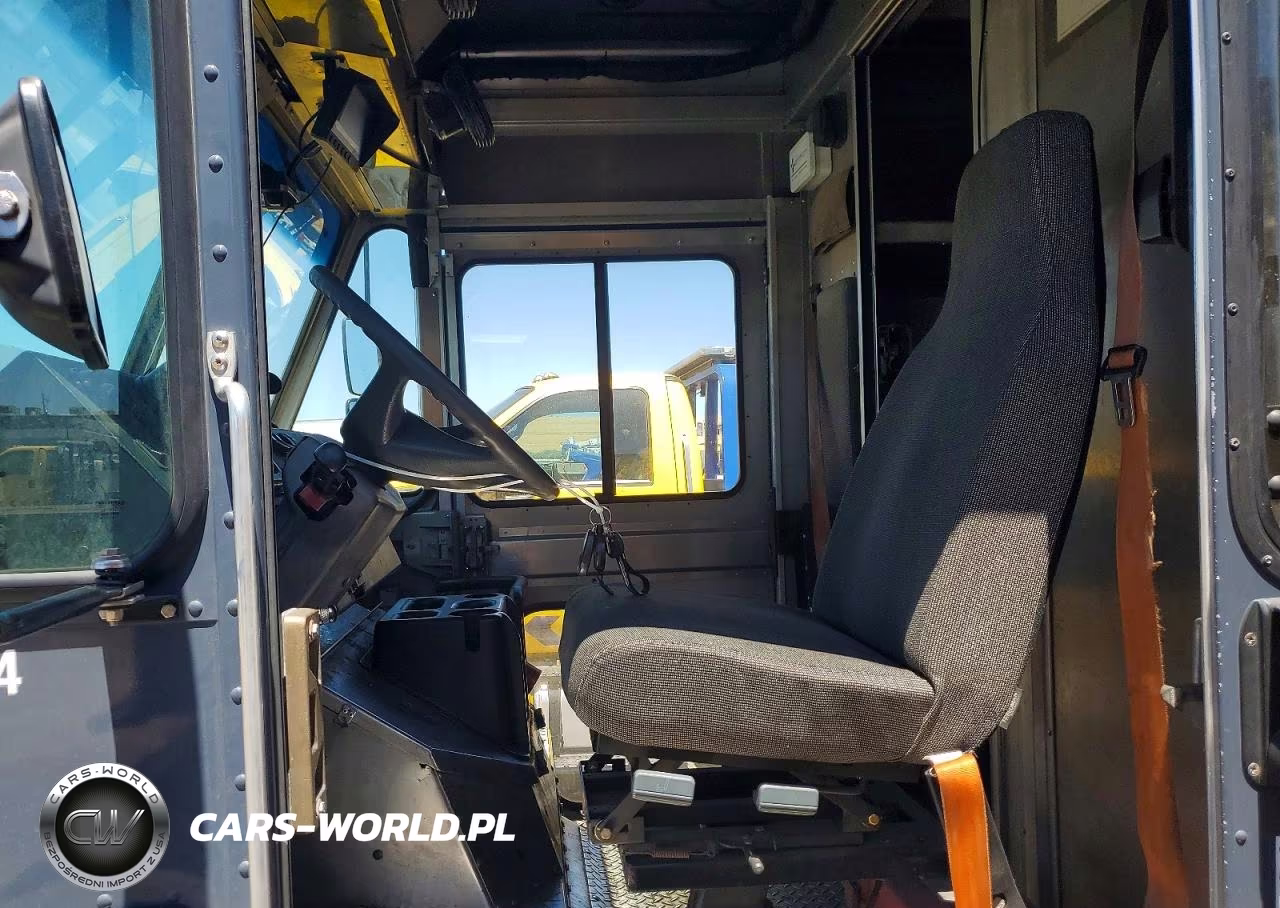 2020 Freightliner Chassis M Line Walk-In Van VIN:4UZAC2EAXLCLZ6915 - 7