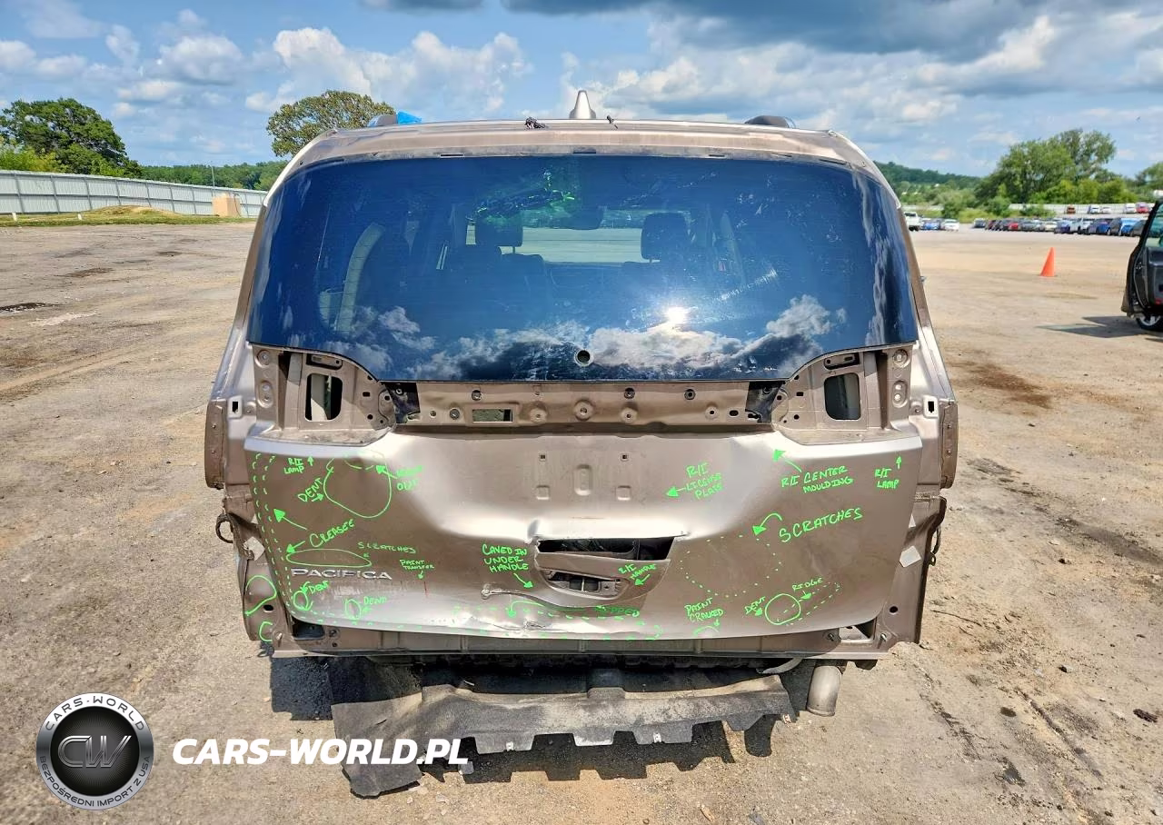 2018 Chrysler Pacifica Touring L VIN:2C4RC1BG6JR197729 - 6