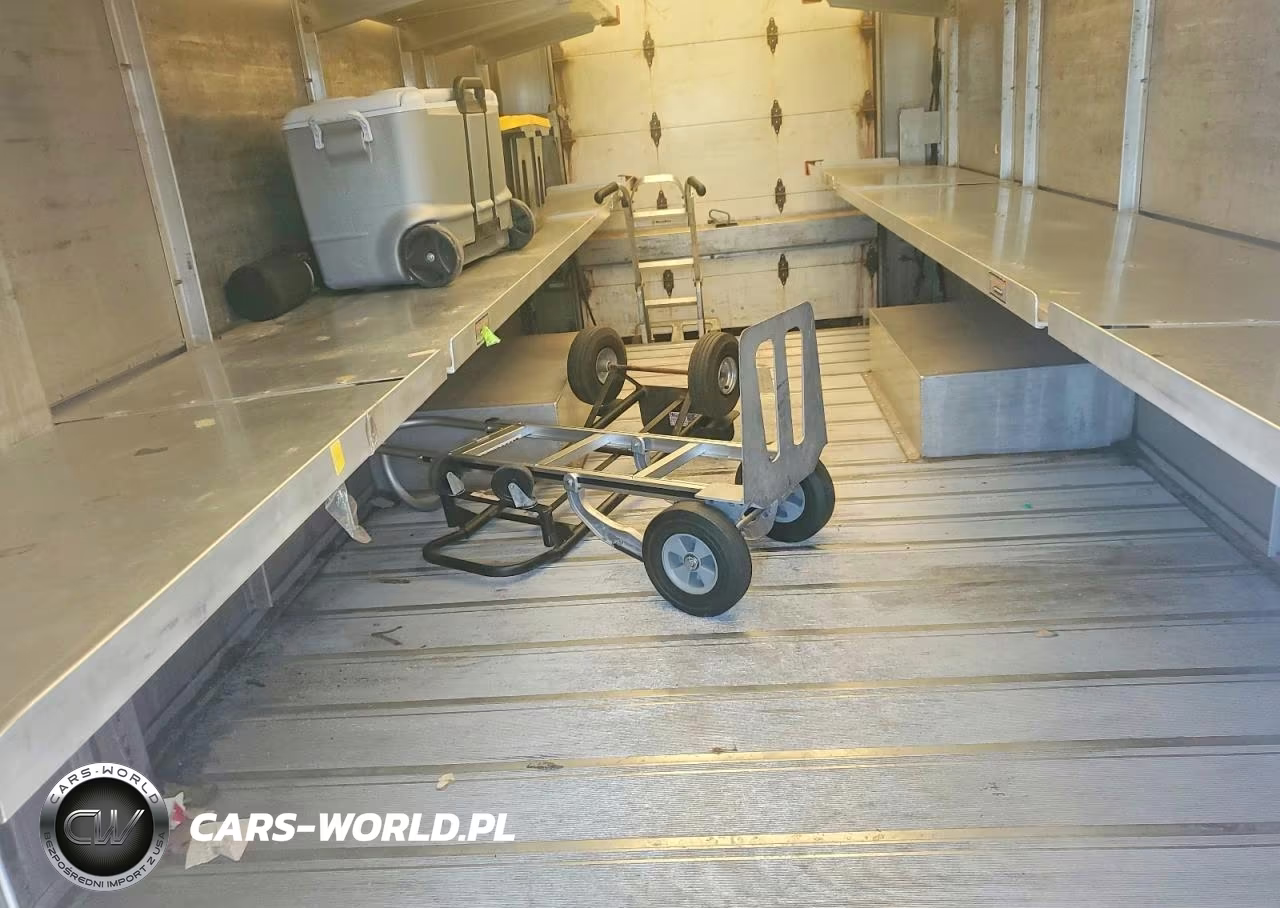 2021 Ford F59 Delivery Truck VIN:1F65F5KN1M0A01659 - 10