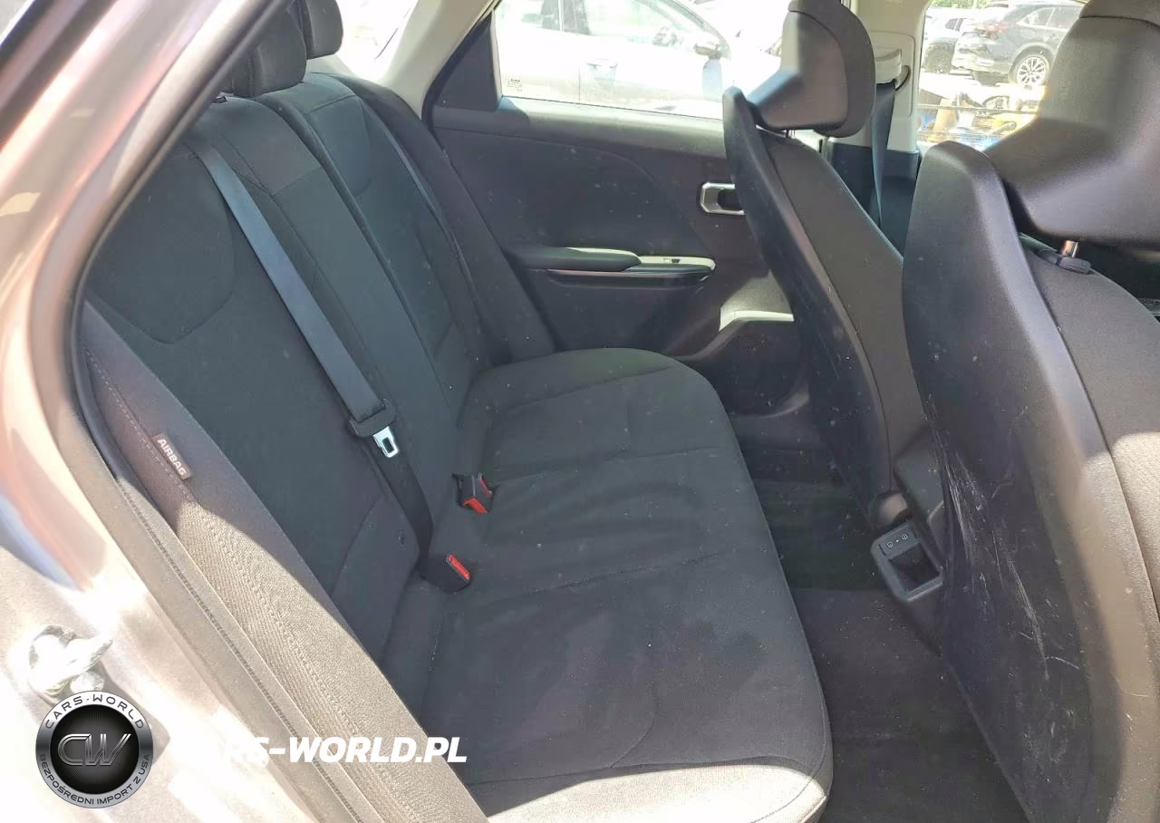 2026 Kia K4 Lxs VIN:3KPFT4DE7TE271583 - 10