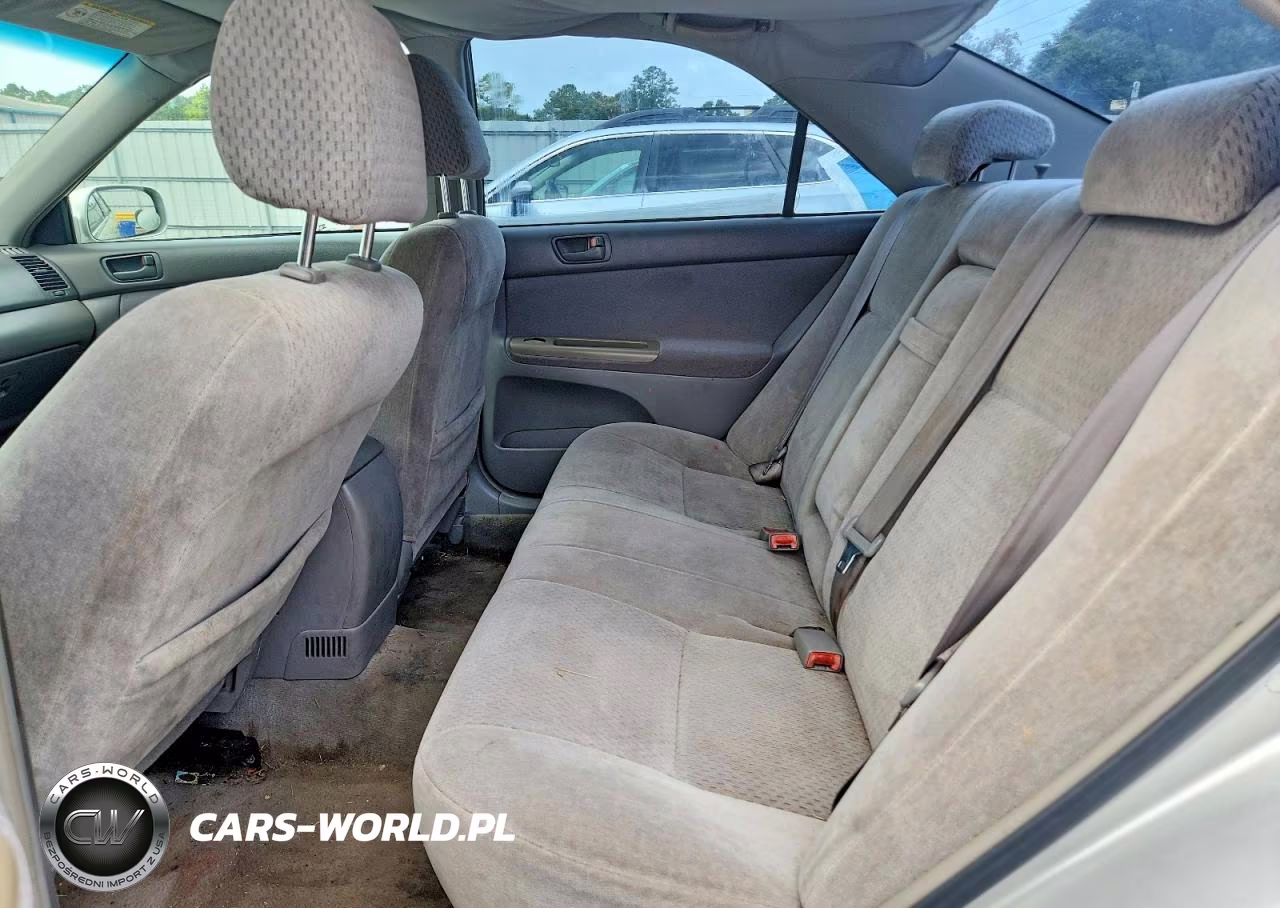 2003 Toyota Camry Le VIN:4T1BE32K93U724241 - 10