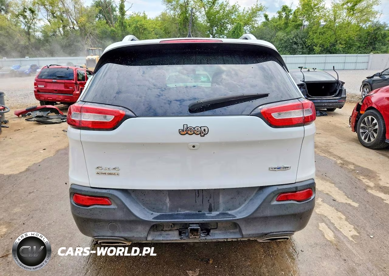 2017 Jeep Cherokee Latitude VIN:1C4PJMCS7HW618411 - 6