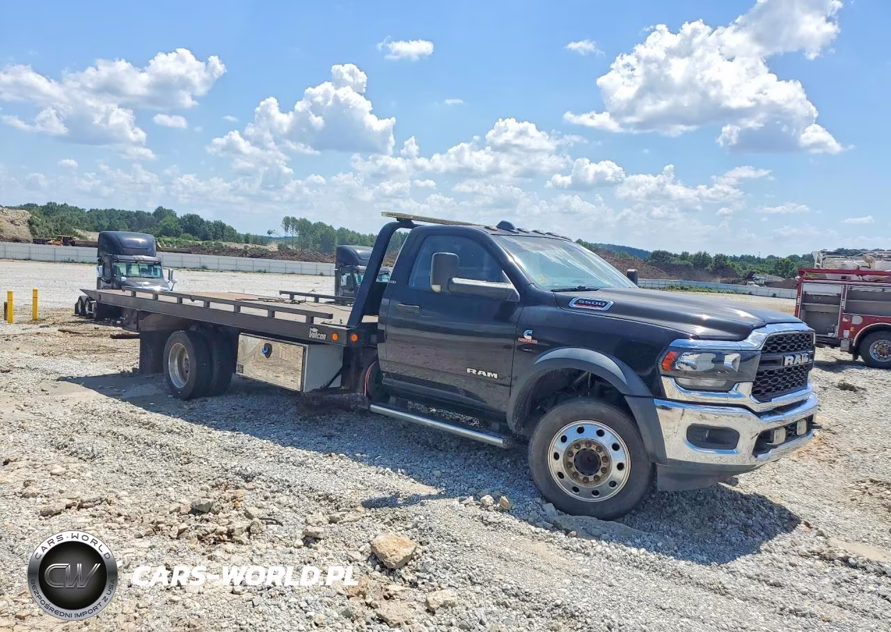 2019 Ram 5500 VIN:3C7WRMDLXKG555132 - 4