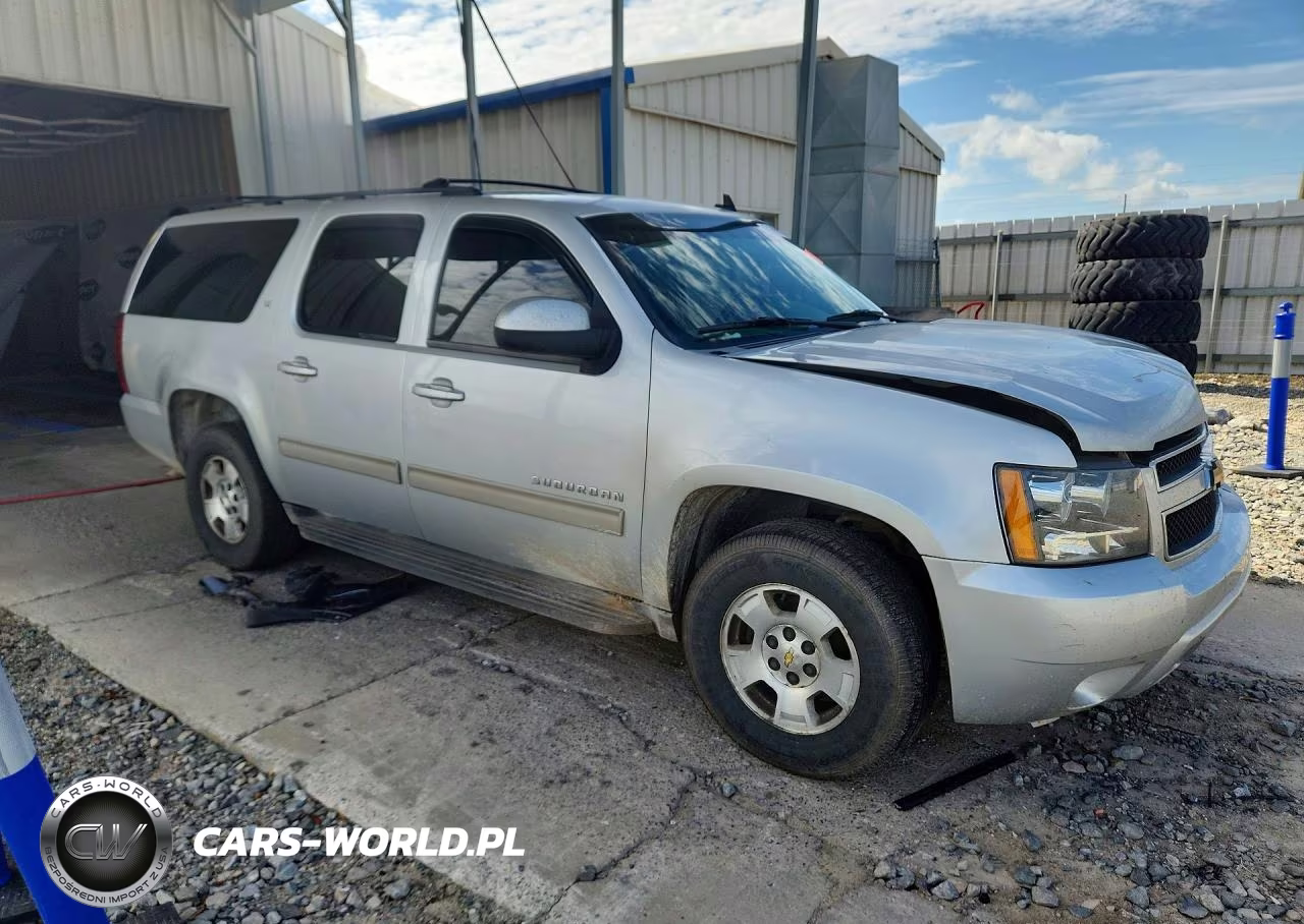 2014 Chevrolet Suburban C1500 Lt VIN:1GNSCJE04ER121302 - 4