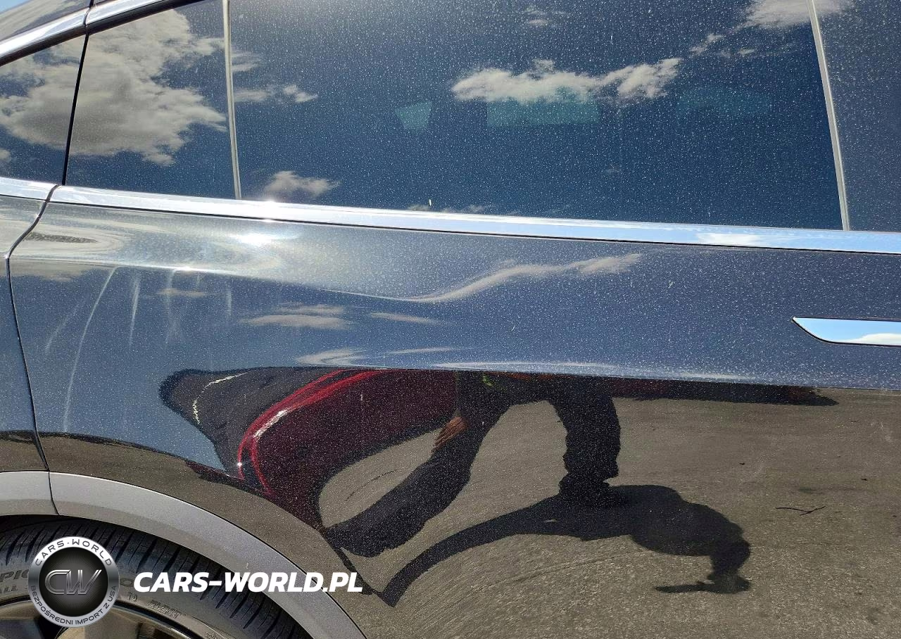 2018 Tesla Model X VIN:5YJXCBE23JF120499 - 10
