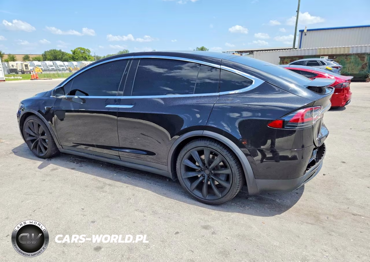 2018 Tesla Model X VIN:5YJXCBE23JF120499 - 2