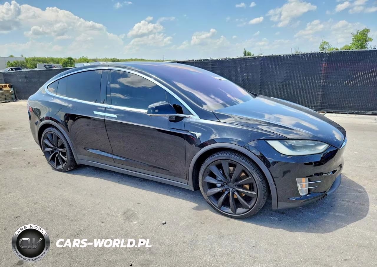 2018 Tesla Model X VIN:5YJXCBE23JF120499 - 4