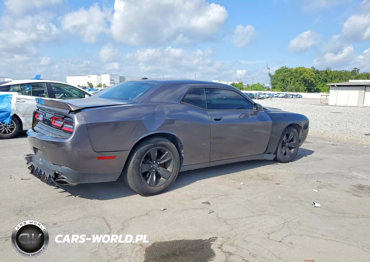 2018 Dodge Challenger Sxt VIN:2C3CDZAGXJH245374 - 3