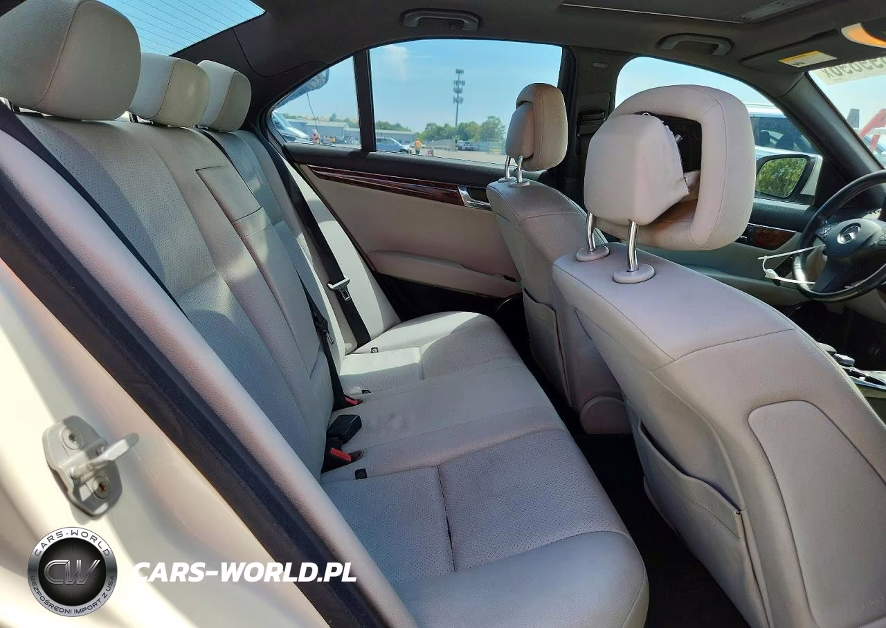 2010 Mercedes-Benz C 300 4Matic VIN:WDDGF8BBXAF451256 - 10