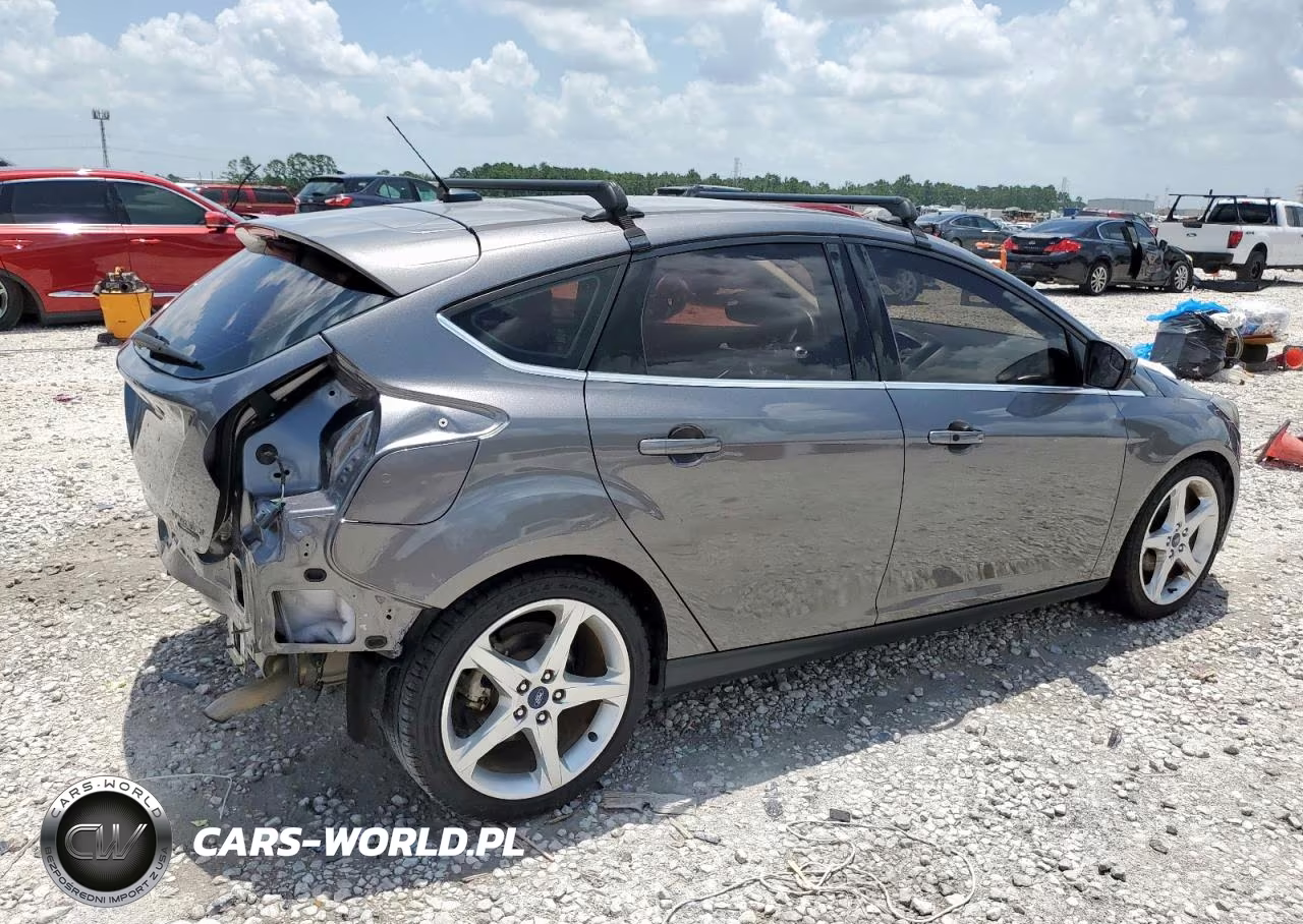 2014 Ford Focus Titanium VIN:1FADP3N2XEL357867 - 3